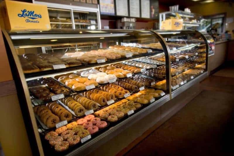 Kansas City Veterans Day deal - Lamar's Donut case