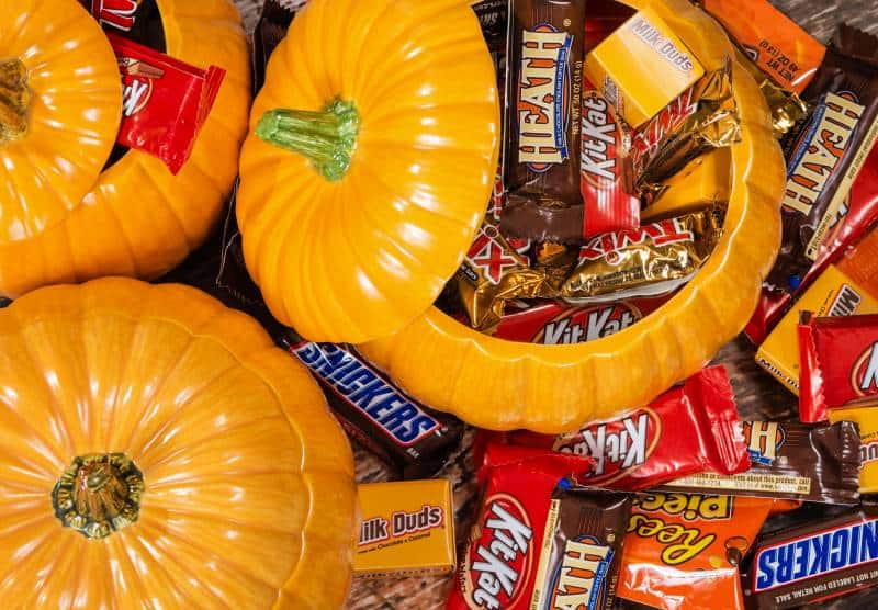 Kansas City trick-or-treating - Halloween candy bars