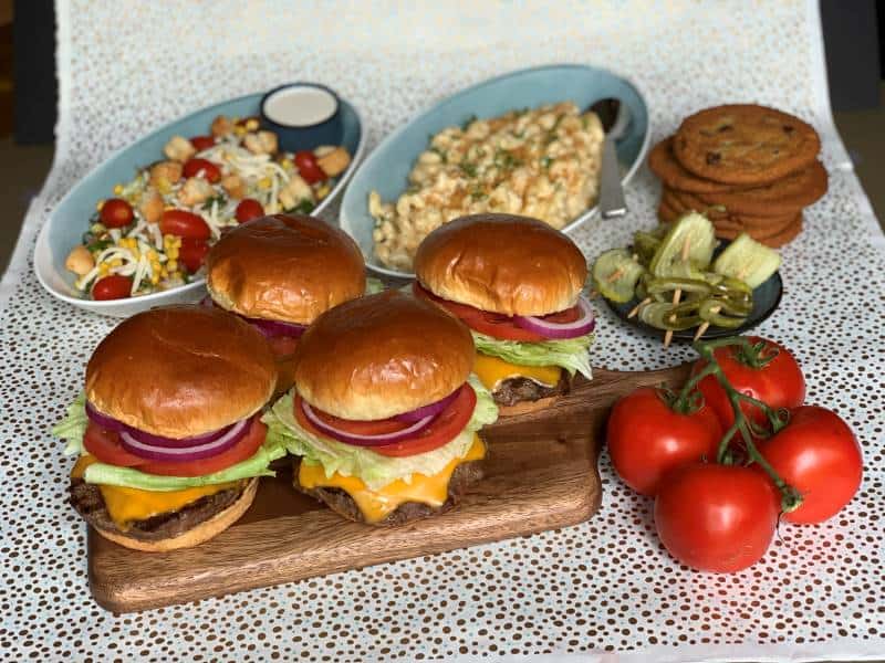 Houlihan's Labor Day Specials - To-Go Burger Kits